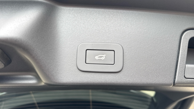 Land Rover Range Rover Evoque 2.0 D200 Hoxton Edition 5dr Auto Diesel Hatchback - Image 28